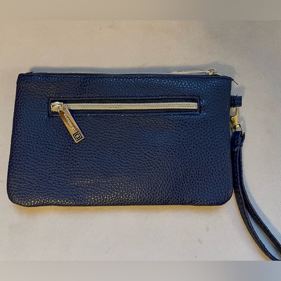 Liz Claiborne wristlet includes detachable cell phone charger cord. - Picture 2 of 4
